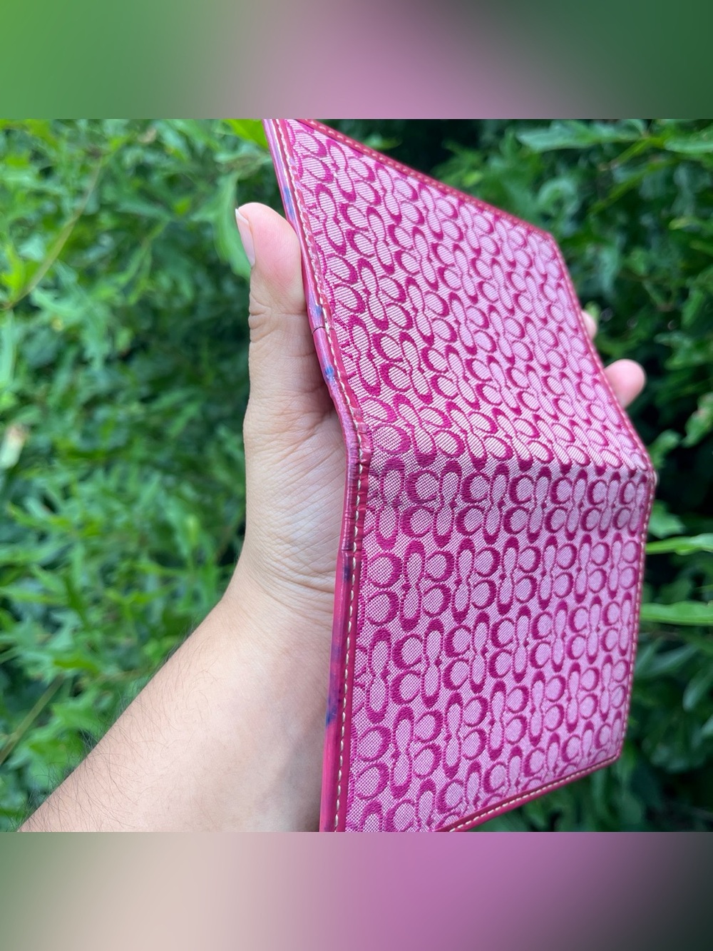 💖Y2K Vintage Pink/Red Coach Passport Wallet with Card Slots💖 - Picture 3 of 8